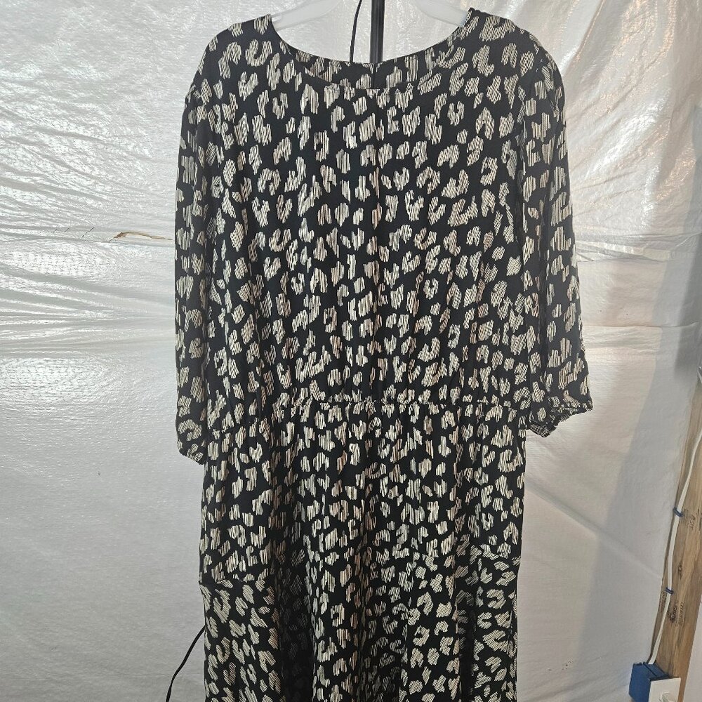 City Chic Mid length long sleeve print dress